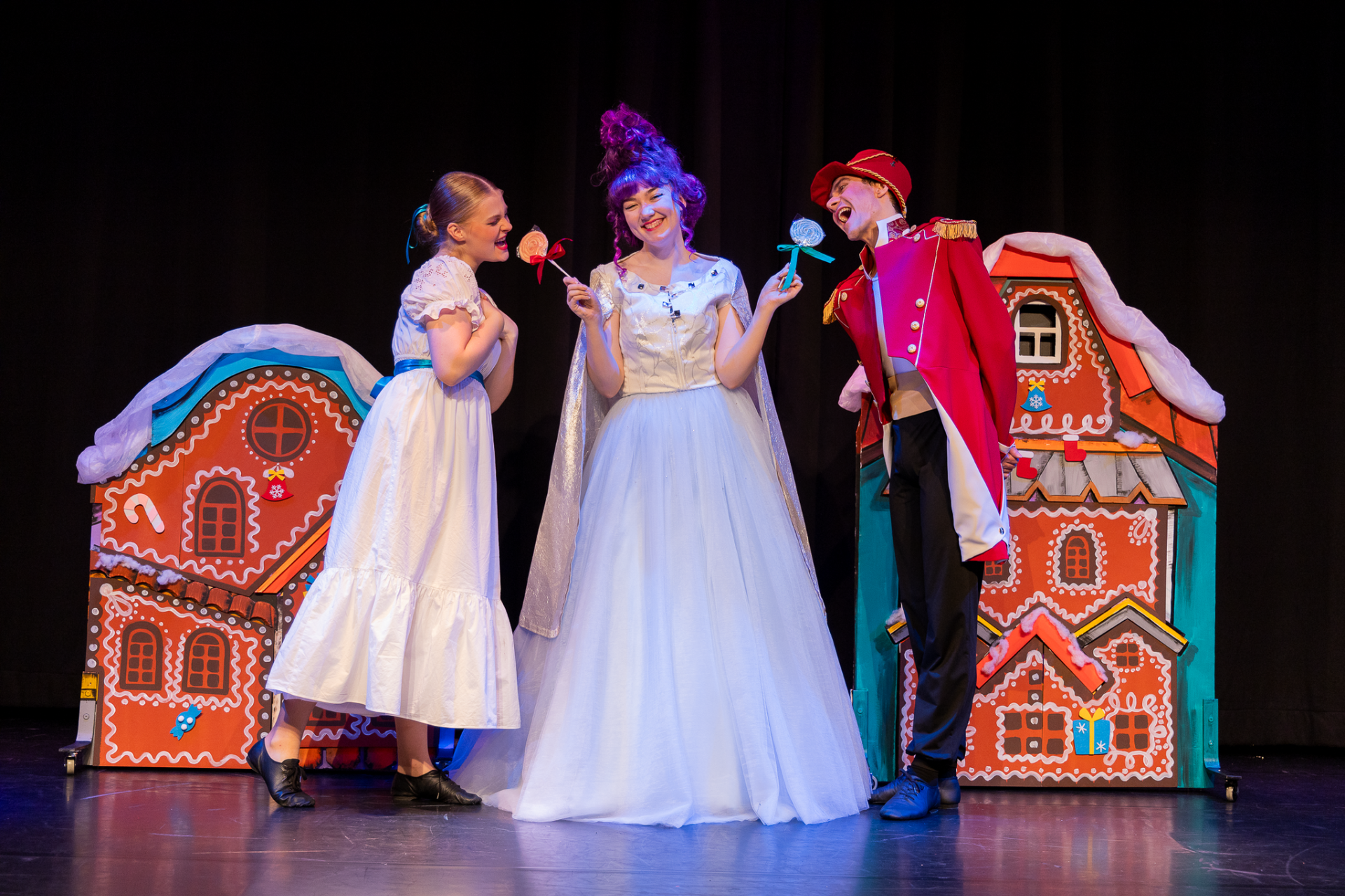 Poseerausta promokuvissa